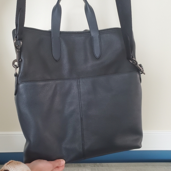 EUC Coach Messenger Bag - Picture 2 of 8